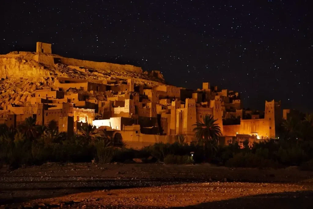 Le ksar illuminé de nuit