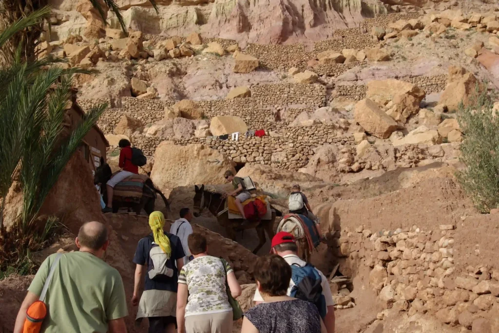 Groupe en visite dans le ksar